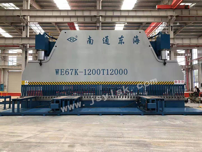 WE67K-2500/12000大型數(shù)控折彎?rùn)C(jī)